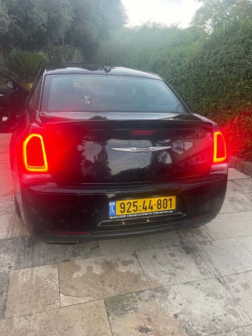 קרייזלר 300