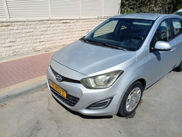 מודעת רכב יונדאי i20
