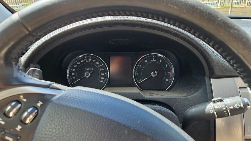 יגואר XF