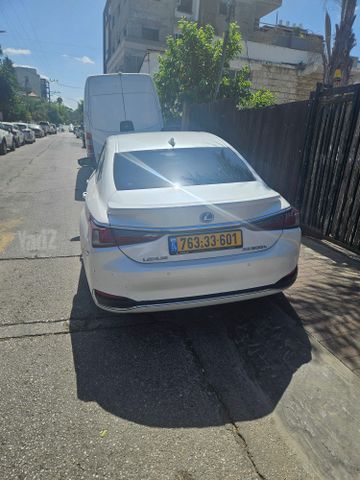לקסוס ES