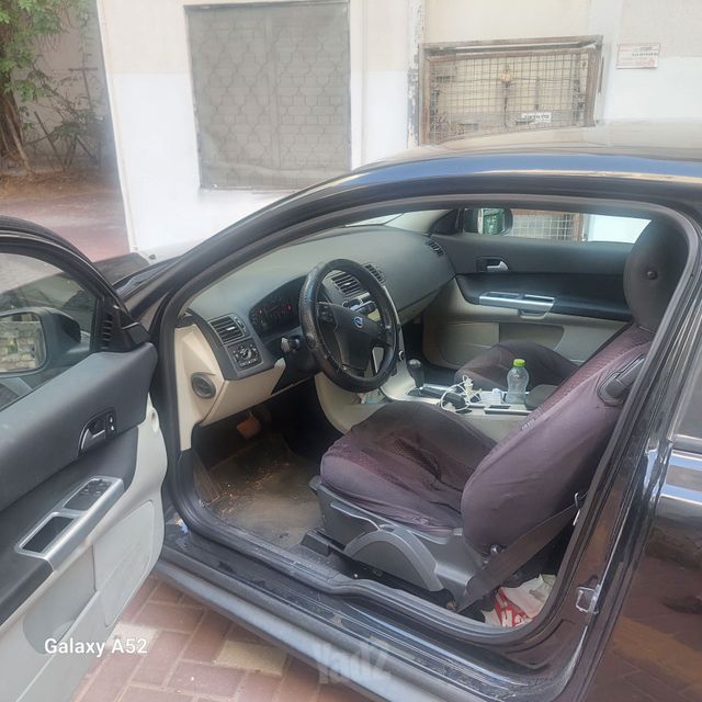 וולוו C30