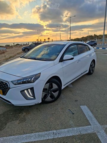 יונדאי איוניק