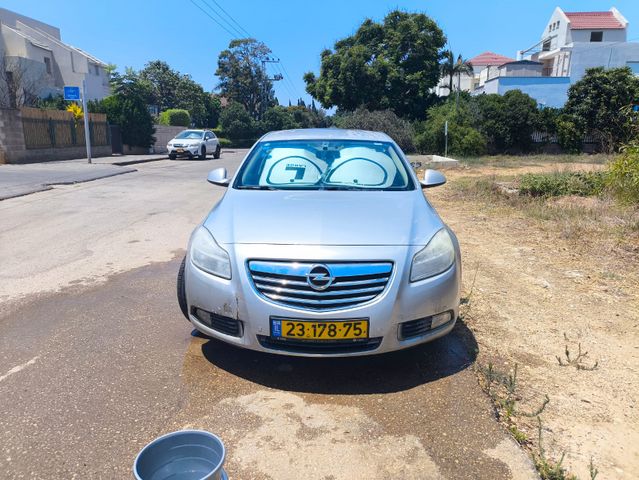 מודעת רכב אופל אינסיגניה