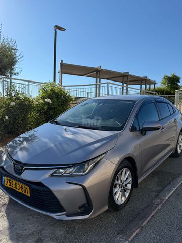 טויוטה קורולה