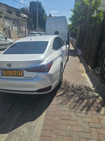 לקסוס ES