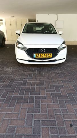מודעת רכב מאזדה 2