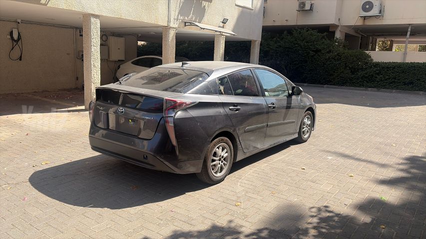 טויוטה פריוס