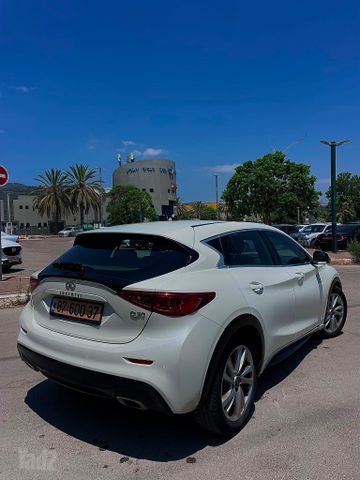 מודעת רכב אינפיניטי Q30