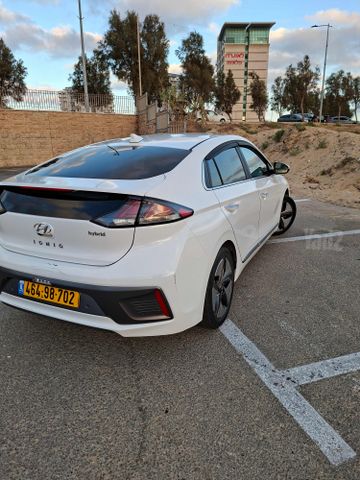 יונדאי איוניק