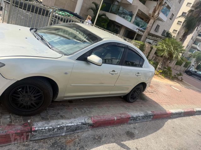 מאזדה 3