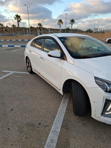 יונדאי איוניק