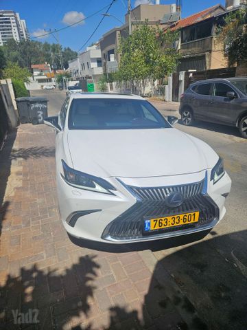 לקסוס ES