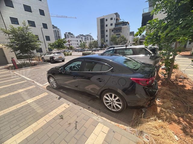 מאזדה 3
