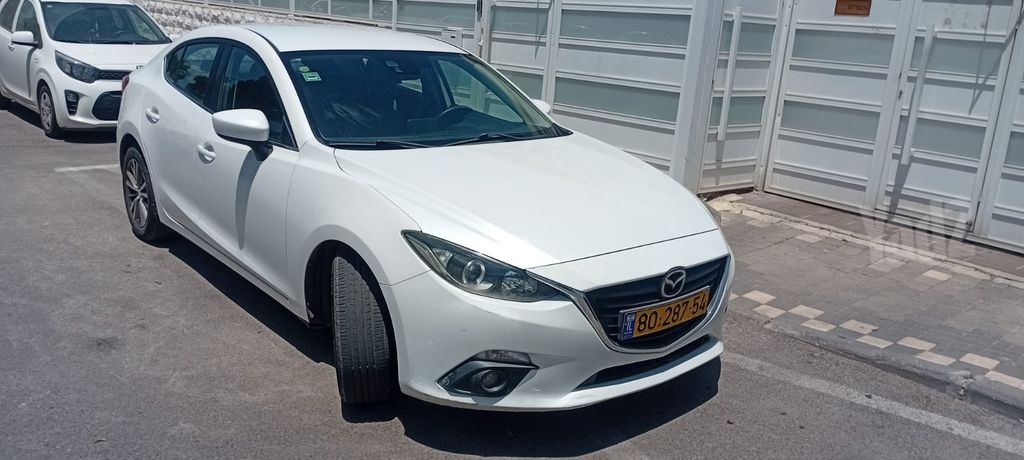 מודעת רכב מאזדה 3