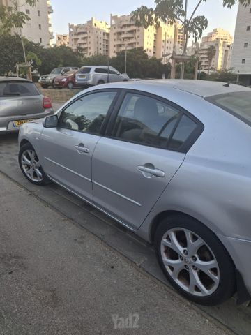 מודעת רכב מאזדה 3