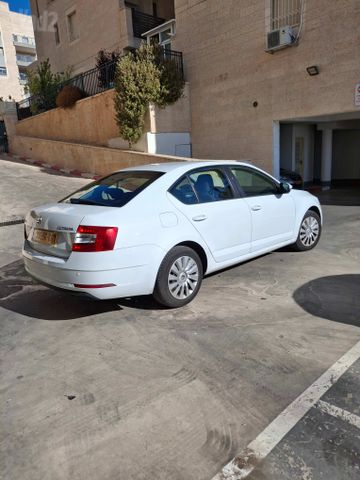 סקודה אוקטביה