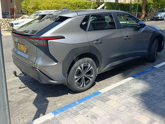 טויוטה bZ4X