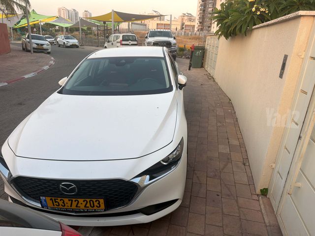 מודעת רכב מאזדה 3