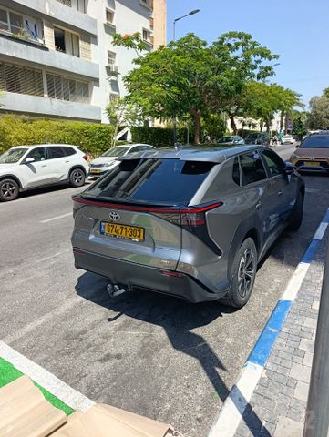מודעת רכב טויוטה bZ4X