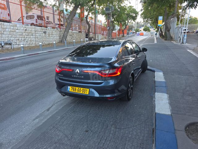 רנו מגאן