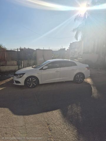 רנו מגאן