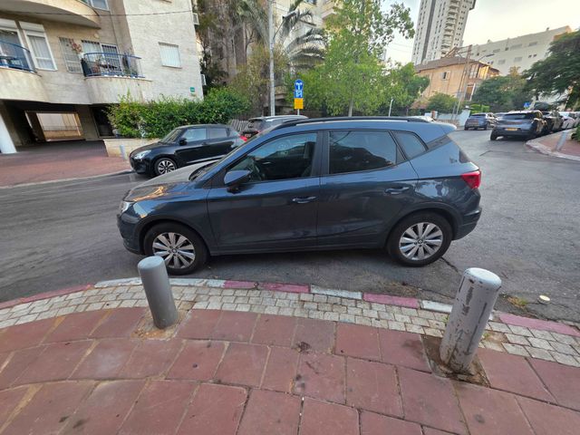 סיאט ארונה