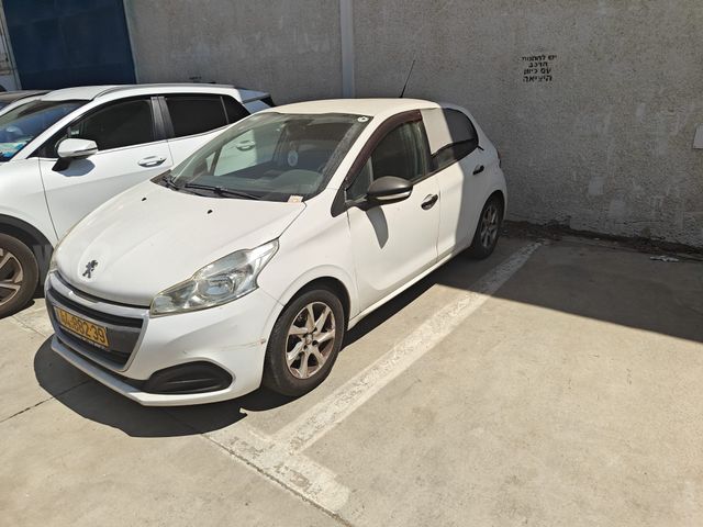 פיג'ו 208