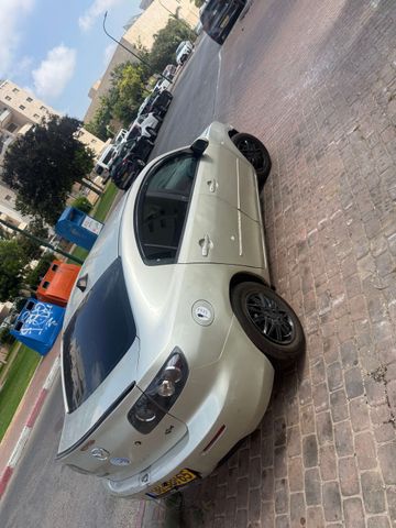 מודעת רכב מאזדה 3