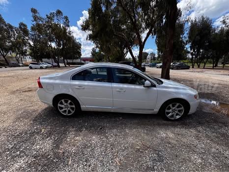 וולוו S80