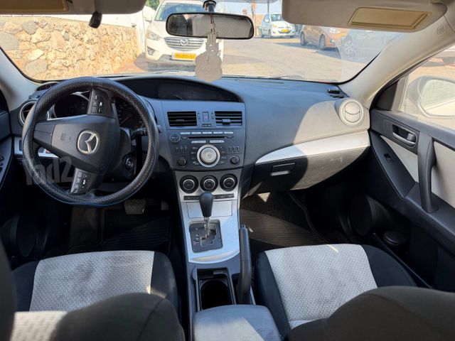 מאזדה 3