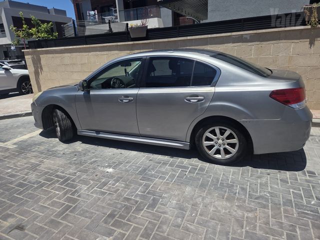 סובארו B4/לגאסי