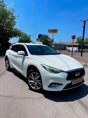 אינפיניטי Q30