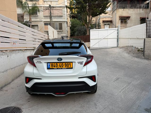 טויוטה C-HR