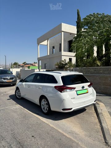 מודעת רכב טויוטה אוריס
