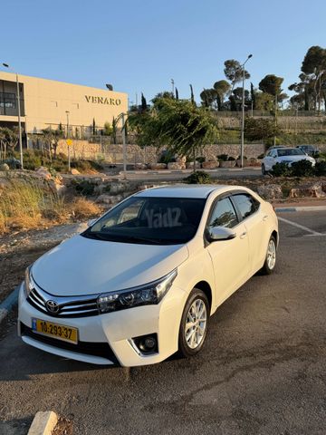 טויוטה קורולה