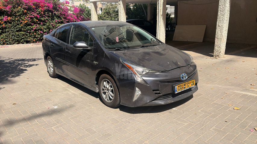 טויוטה פריוס