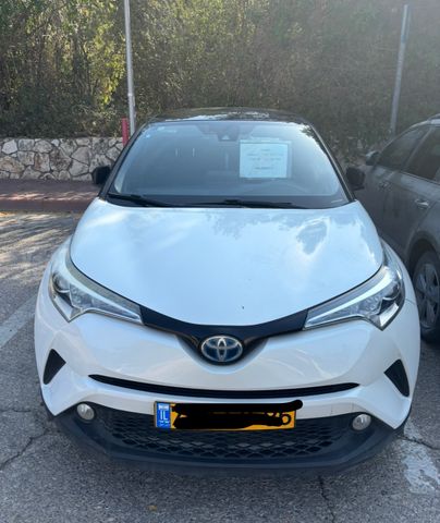 מודעת רכב טויוטה C-HR