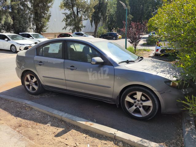 מודעת רכב מאזדה 3