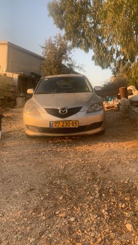 מודעת רכב מאזדה 3