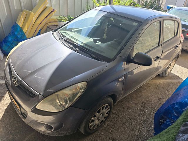 מודעת רכב יונדאי i20