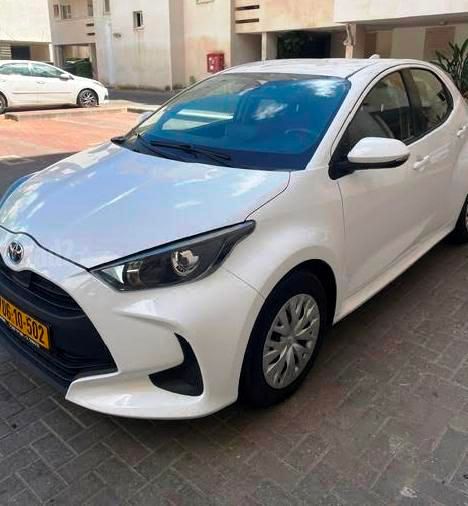 טויוטה יאריס