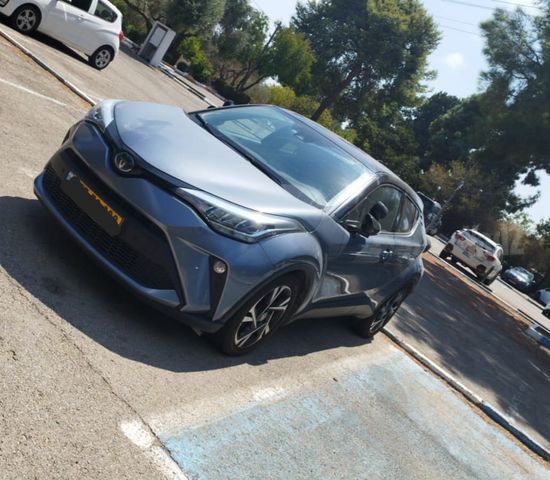מודעת רכב טויוטה C-HR