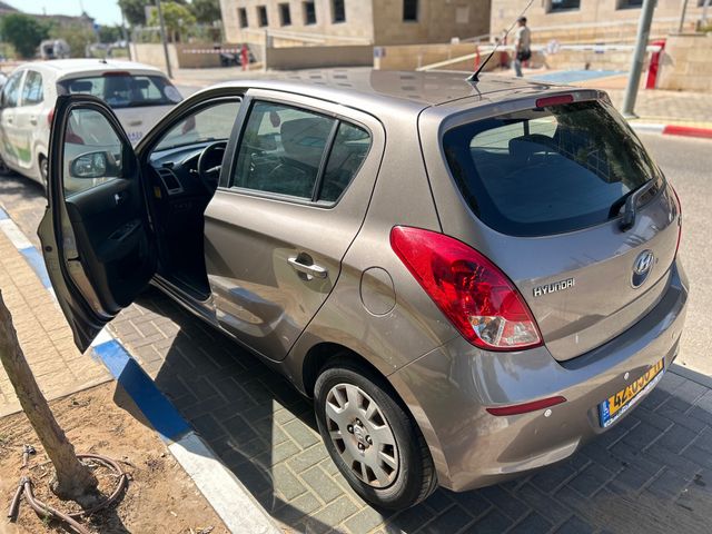 יונדאי i20