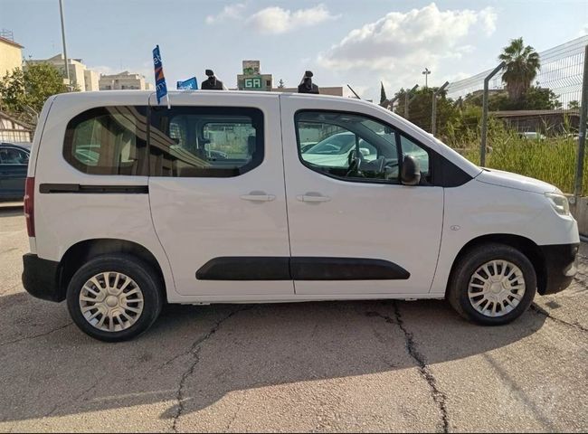 טויוטה פרואייס סיטי