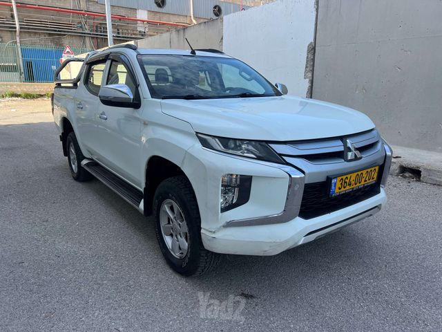 מיצובישי טרייטון / L200