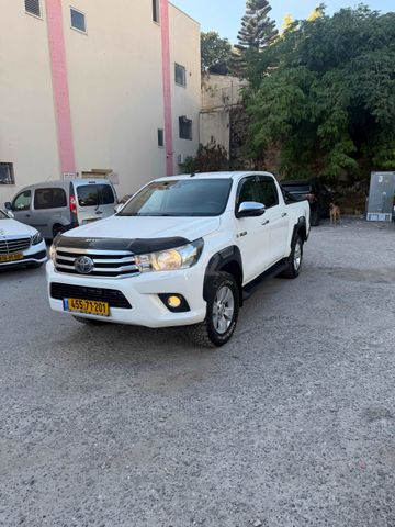 טויוטה היילקס