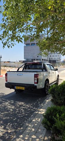 מודעת רכב איסוזו די-מקס
