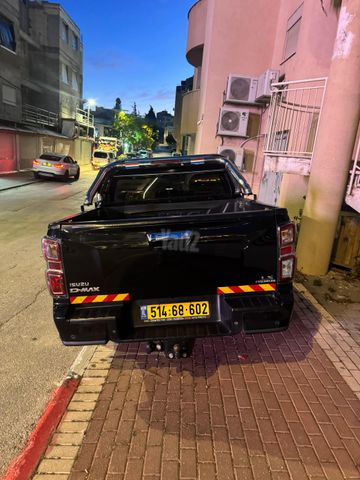 איסוזו די-מקס