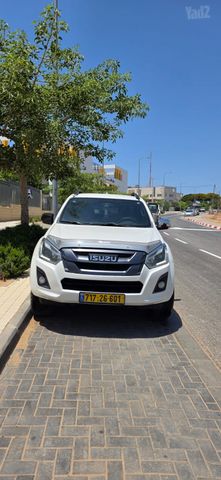 איסוזו די-מקס