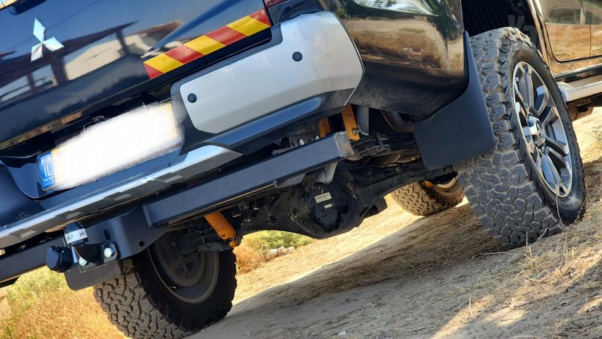 מיצובישי טרייטון / L200